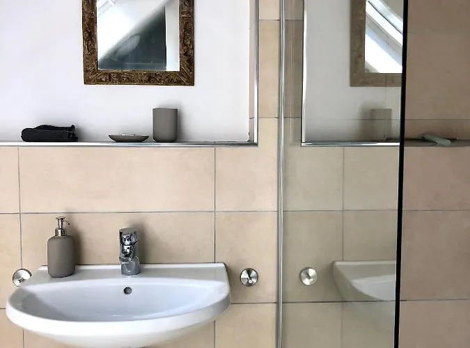 Weingut Huesgen Am Moenchhof Apartamento *