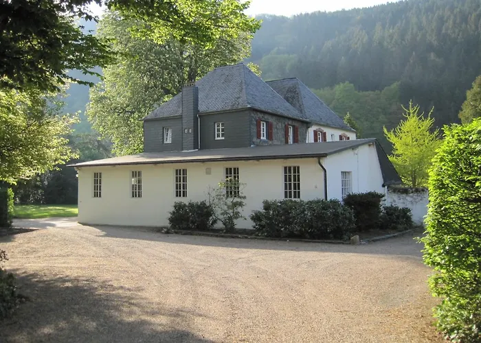 Weingut Huesgen Am Moenchhof